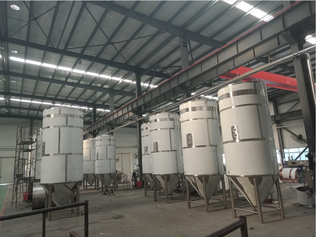 豪魯2噸精釀啤酒廠設備