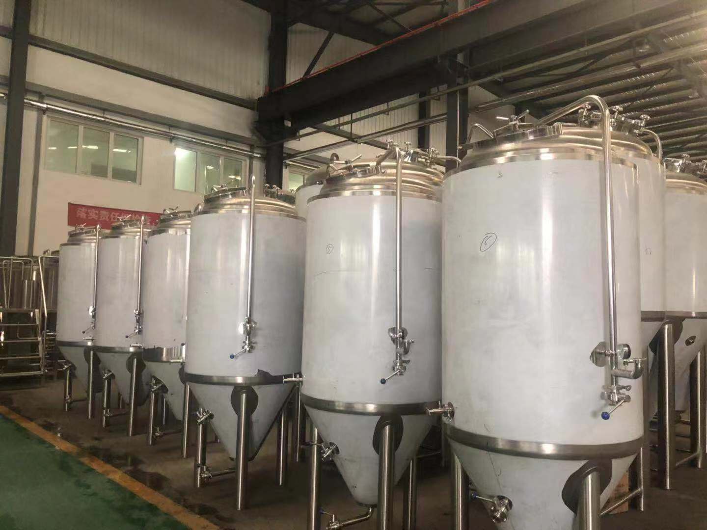 啤酒發酵罐--山東豪魯設備廠家 啤酒發酵罐--山東豪魯設備廠家